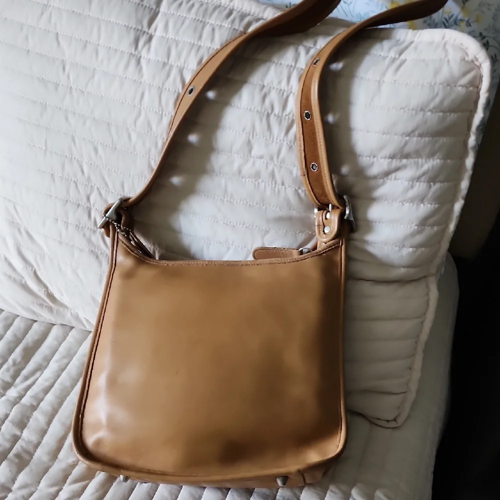 Vintage Coach Legacy Top Zip Camel/Tan Leather Bag - Picture 2 of 10